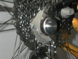 c201bscrew2 (18K)