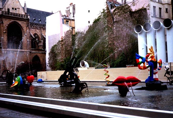 beaubourg_fountain