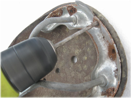 Drilling rivets