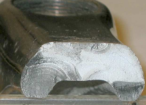 Broken crank, looking head-on at the break