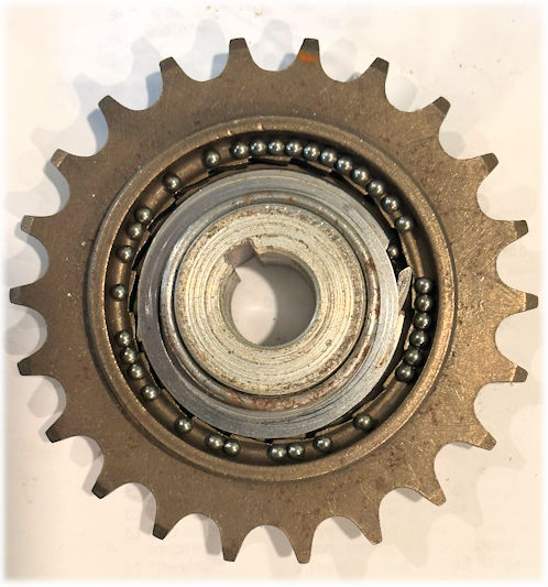 Freewheel with cover plate removed