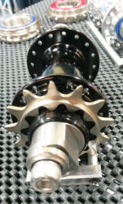 White hub with splined sprocket
