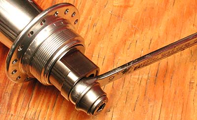 Freewheel removal from an ENO hub