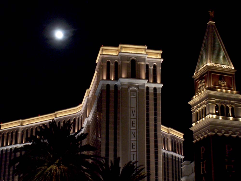 venetian-moon-29