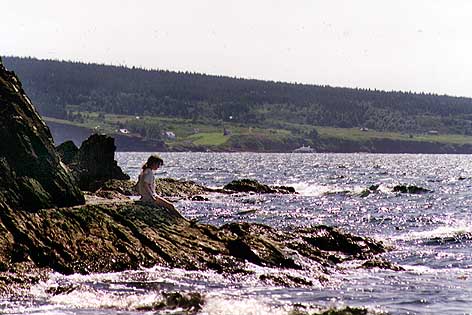 Tova on the rocks.
