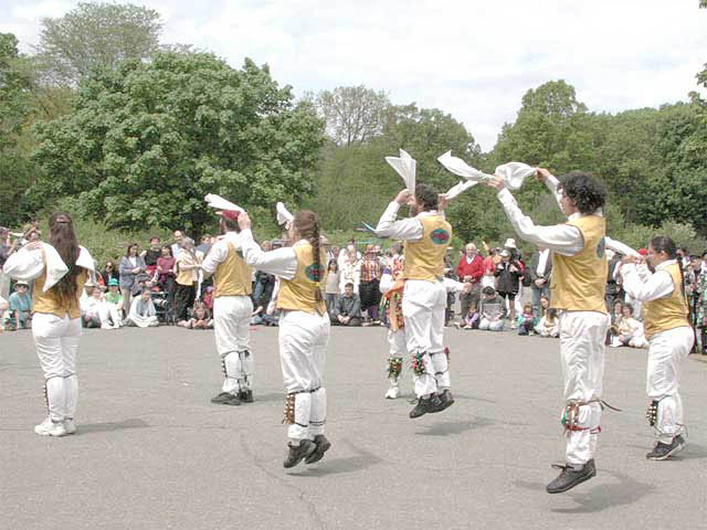 Red Herring Morris Dance Team at Lilac Sunday Image#12